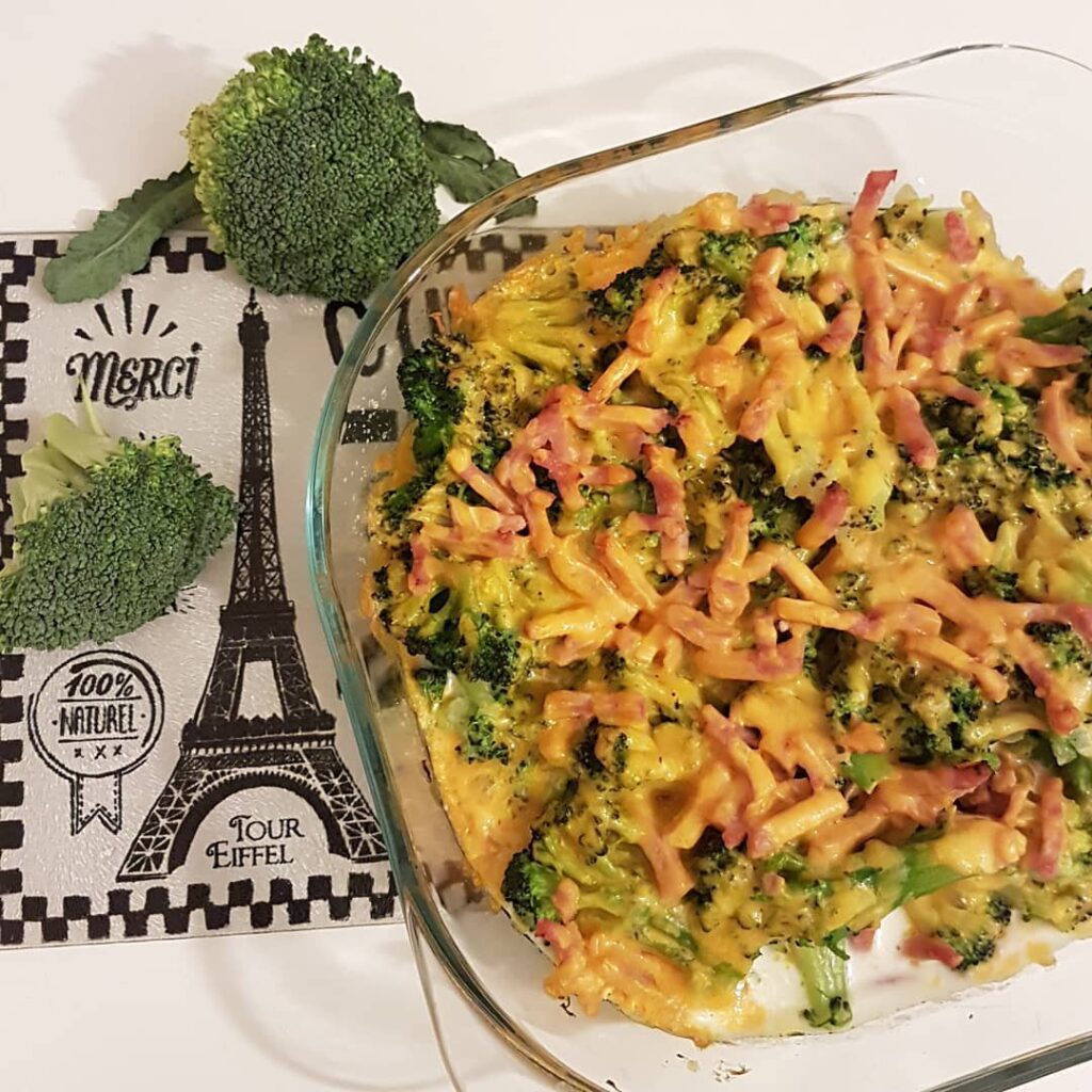 Gratin de brocolis jambon et cheddar