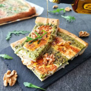 Pizza pesto de salade et gorgonzola