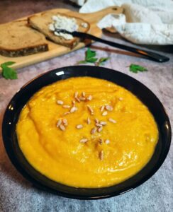 Velouté de butternut crème coco curry et rillettes de cabillaud