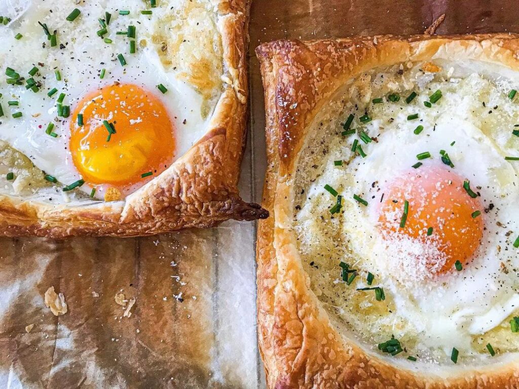 Feuilletés aux œufs et gruyère