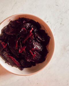 Poêlée de betteraves caramélisées aux oignons