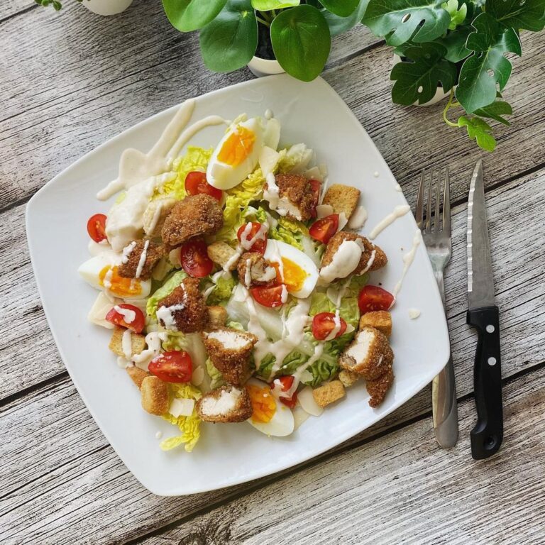 Salade césar au poulet croustillant
