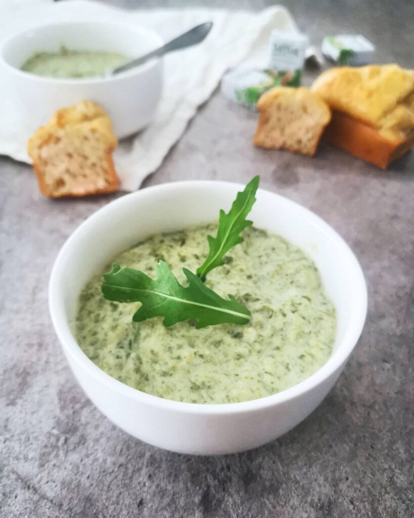 Velouté de salade au lait de chèvre