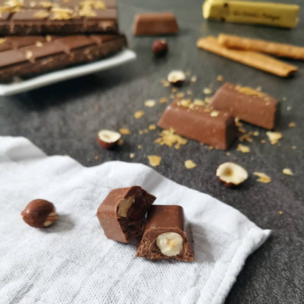 Chocolats aux crêpes dentelles et noisettes torréfiées