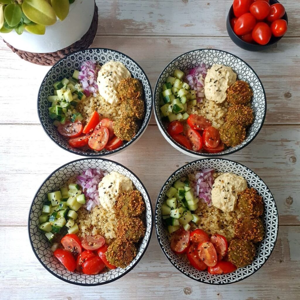 Poke bowl aux falafels végétarien