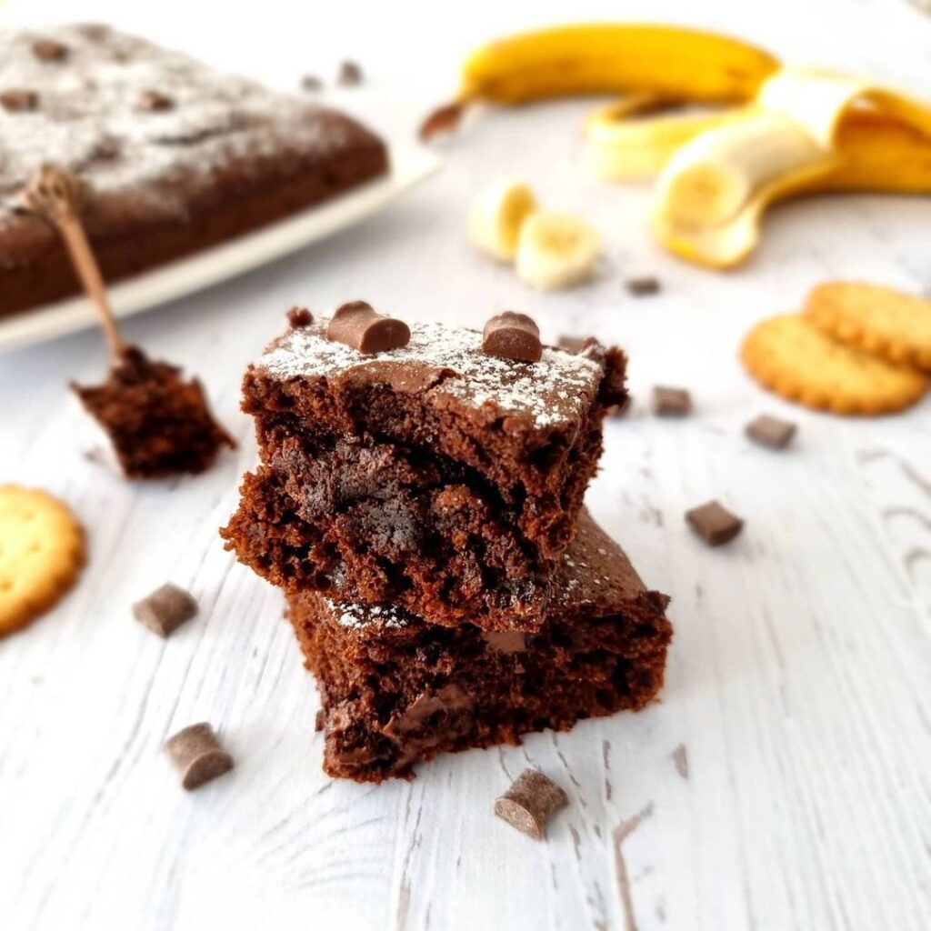Brownie banane sans beurre, sans sucre, ultra moelleux et fondant !