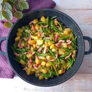 Poêlée de haricots verts pommes de terre et lardons