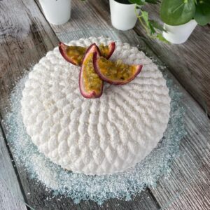 Entremets coco, mangue, et passion