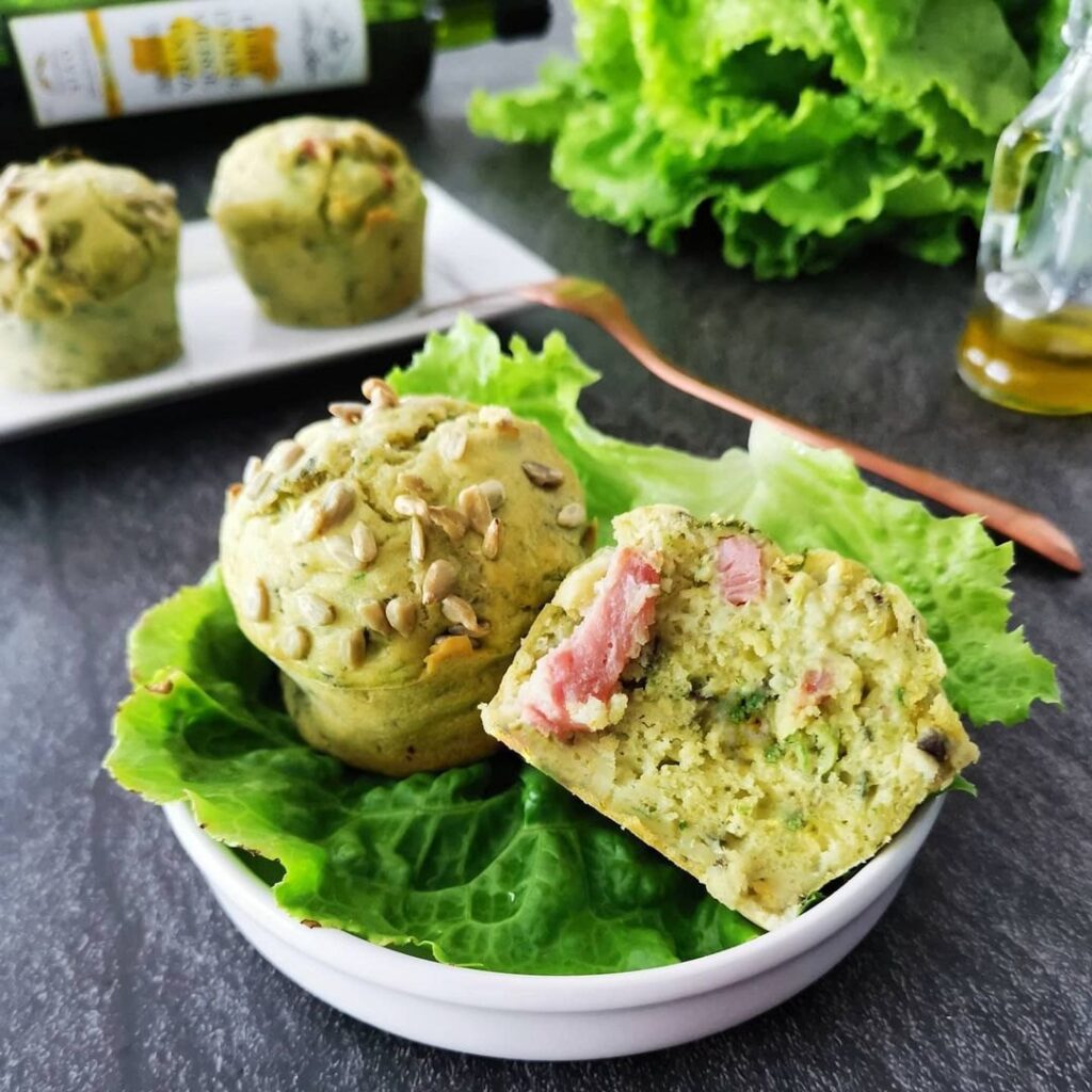 Muffins à la salade, au bacon, saint-morêt