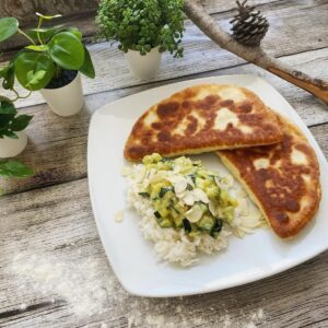 Mijoté de courgette au curry et naan au boursin