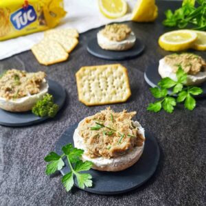 Tartinade fromage frais et biscuits salés