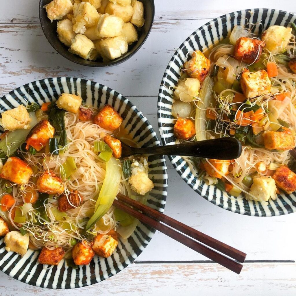 Soupe asiatique au tofu croustillant