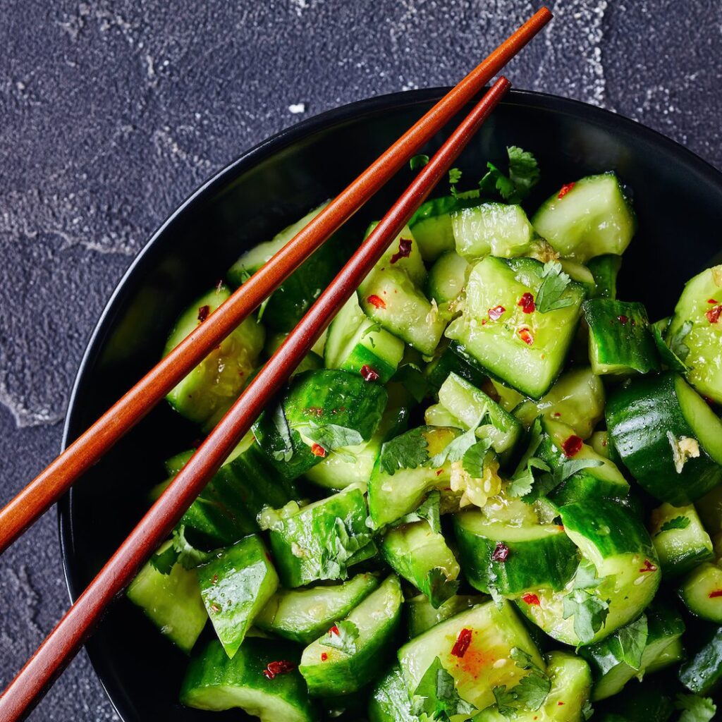 Salade chinoise de concombre mariné