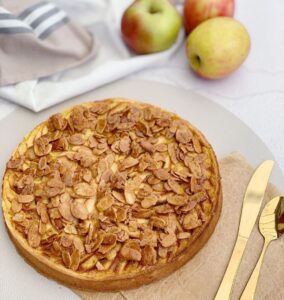 Tarte aux pommes et amandes caramélisées