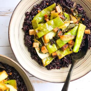 Riz noir thai et wok légumes verts