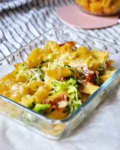 Gratin de pâtes brocolis jambon cru