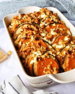 Gratin aubergine patate douce feta aux cacahuètes