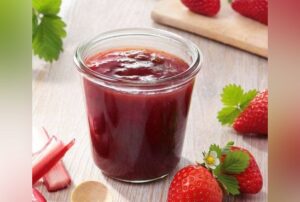 Confiture à la rhubarbe maison