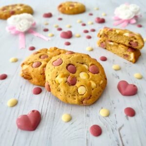 Cookies tendres au chocolat ruby et chocolat blanc