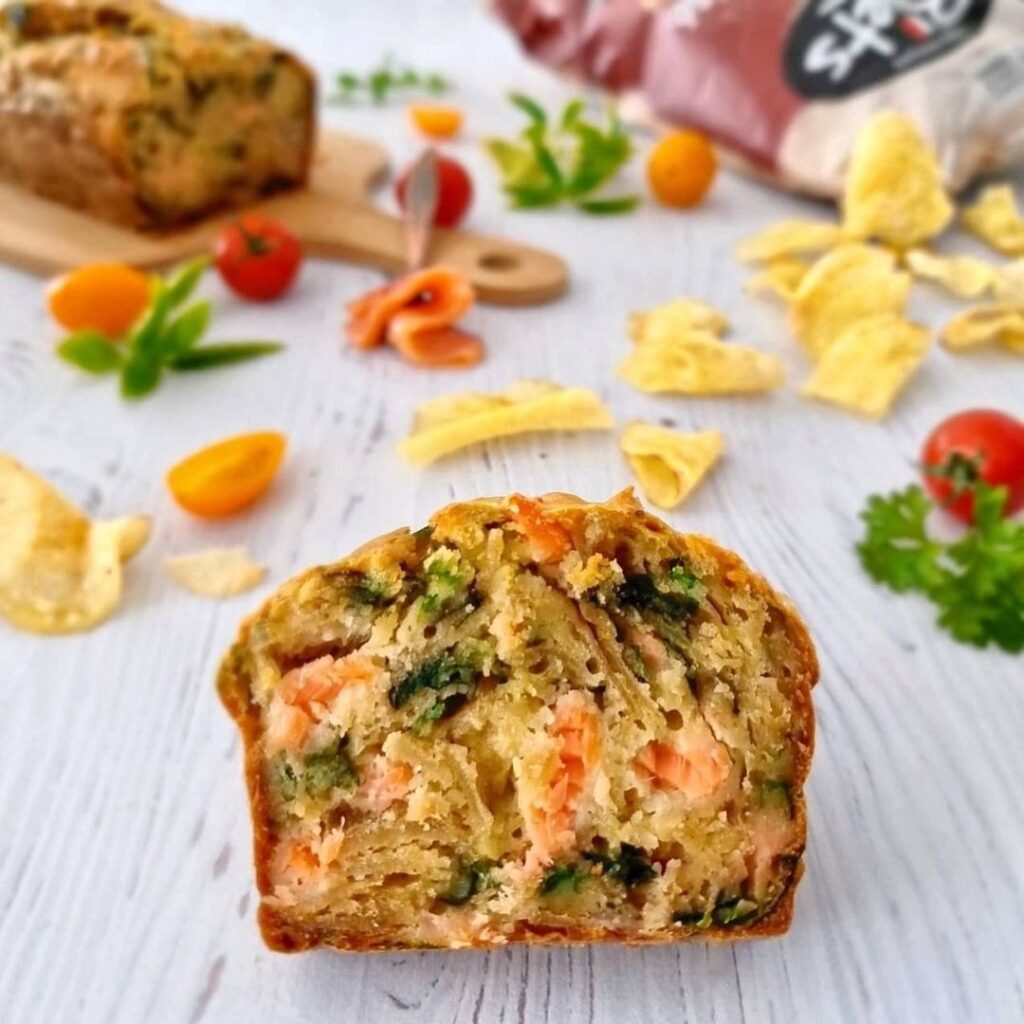 Cake à la salade saumon fumé et chips