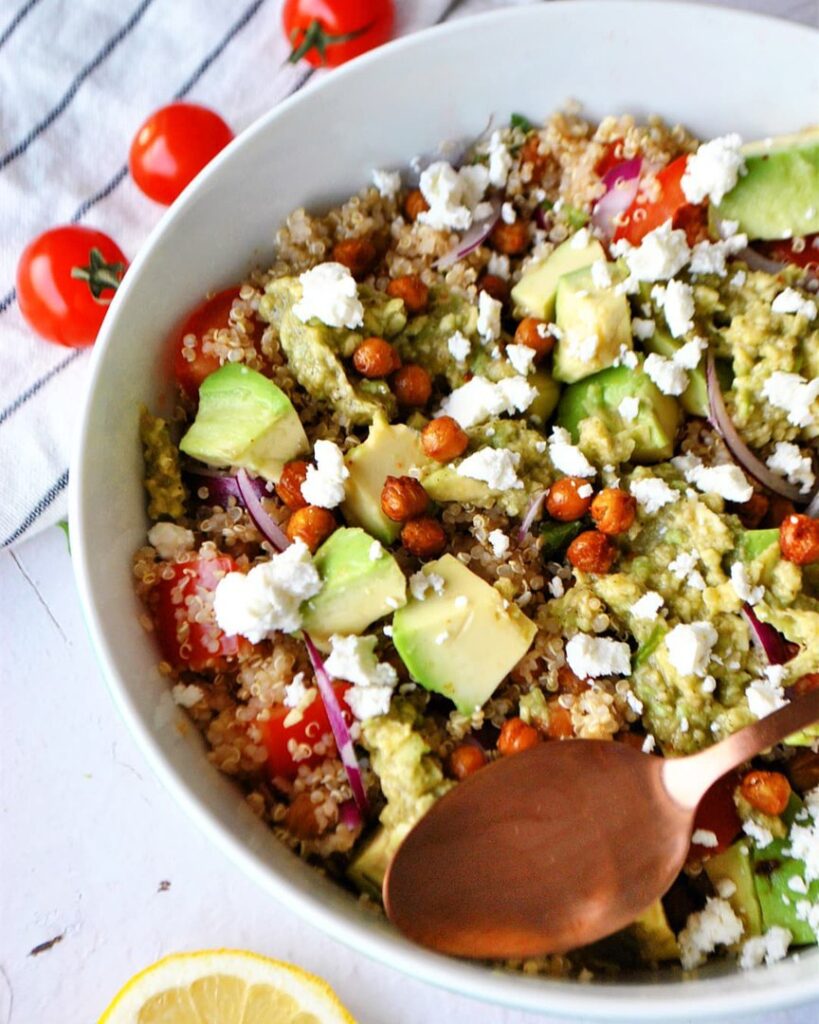 Salade quinoa avocat pois chiches grillés