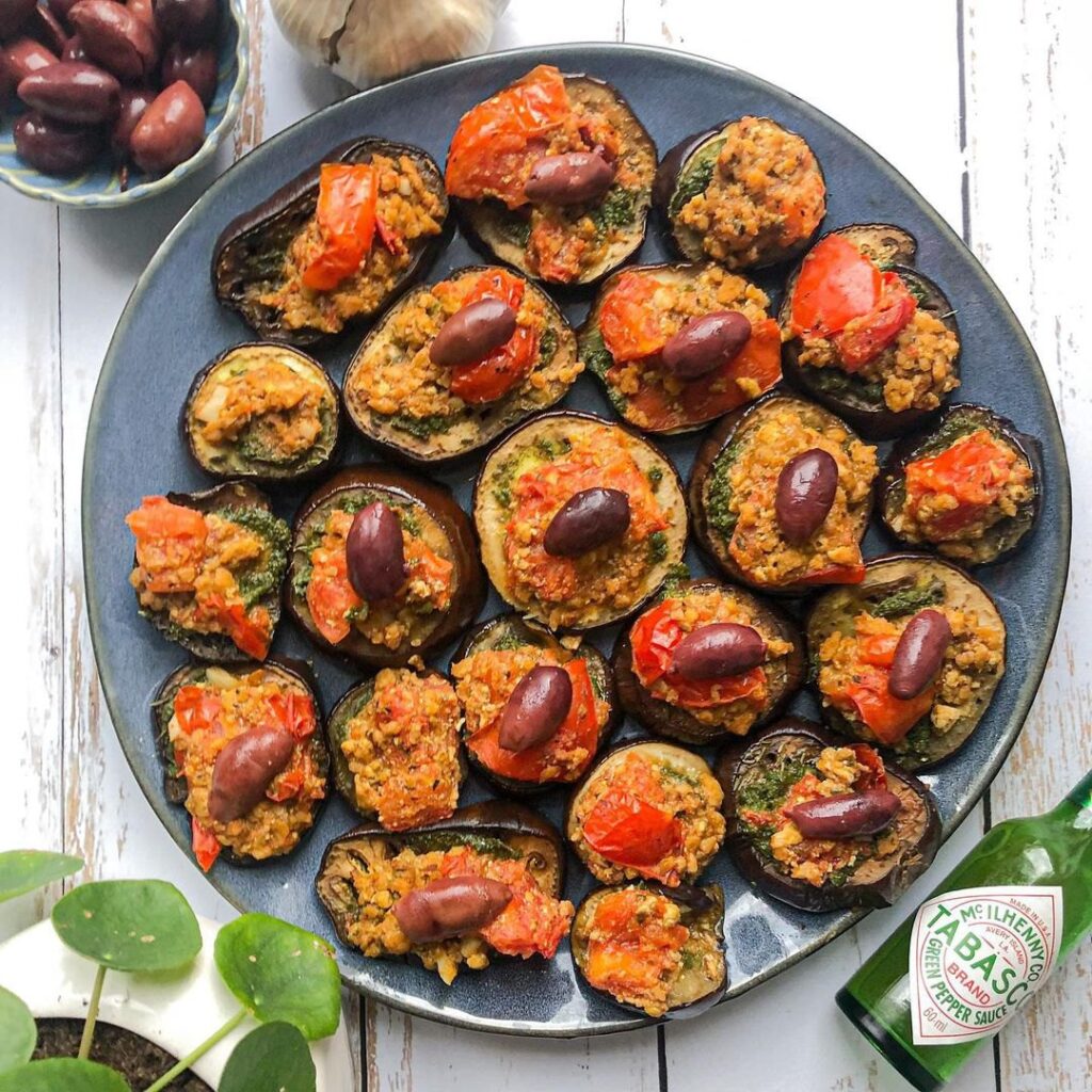 Pizza sur tranche d&rsquo;aubergine vegan