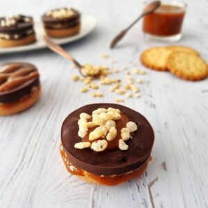 Bouchées au caramel coco et riz soufflé