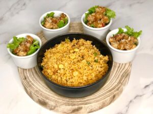 Poulet dynamite et riz sauté thaï