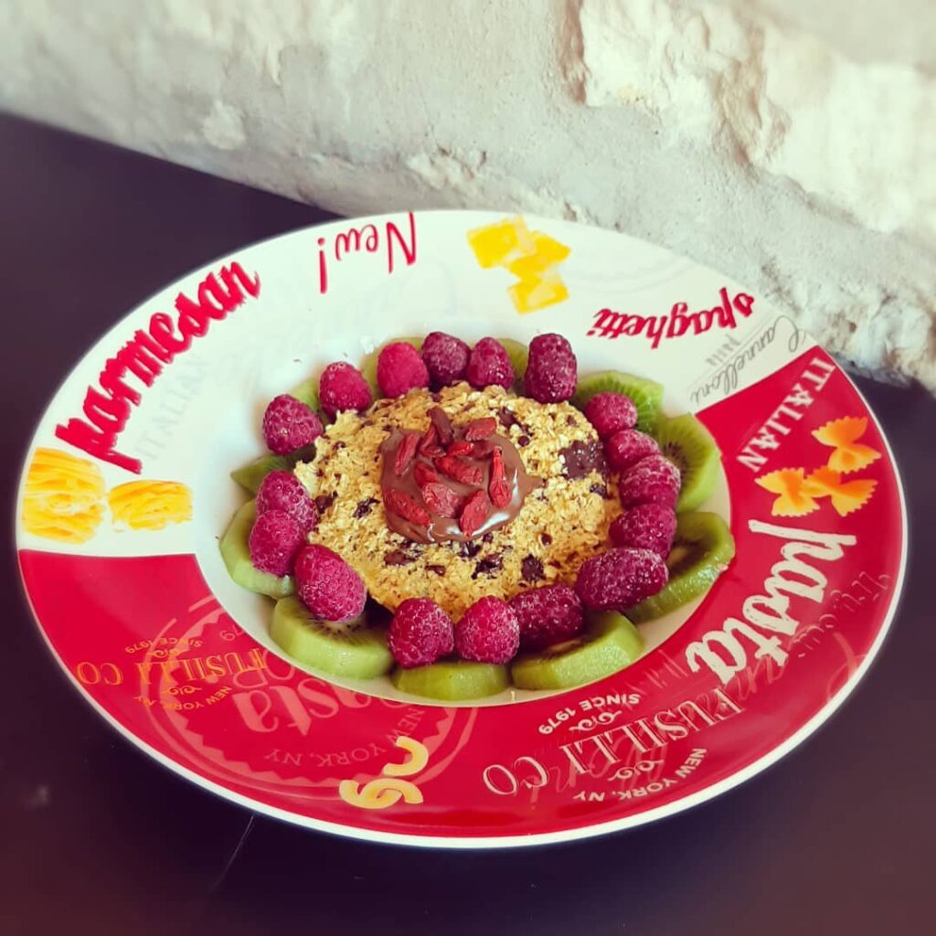 Bowlcake choco baie de goji et fruits