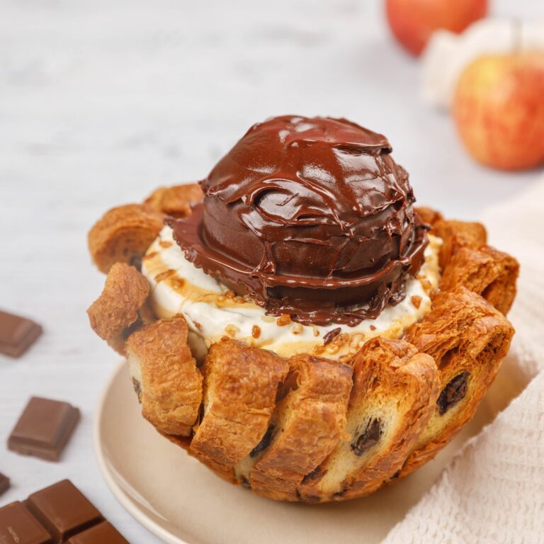 La pomme hérisson au chaud dans son pain au chocolat perdu