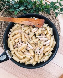 Pâtes poulet basilic