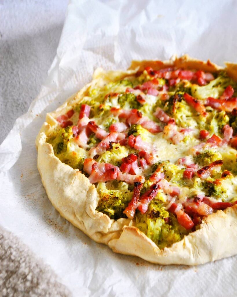 Tarte rustique brocolis lardons emmental