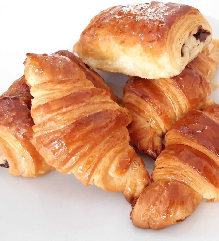 Croissants et pains au chocolat