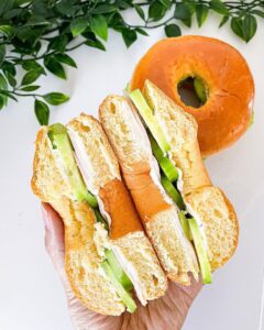 Bagel fromage frais concombre
