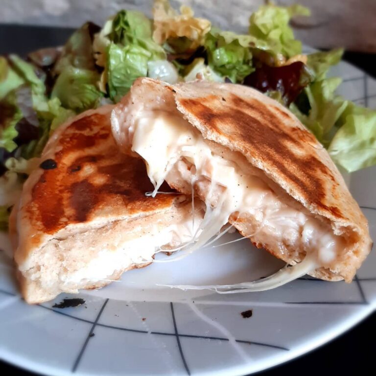 Cheese naan