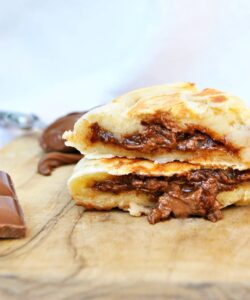 Pain express fourré au chocolat à la poêle