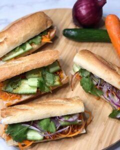 Bánh mì cá mòi