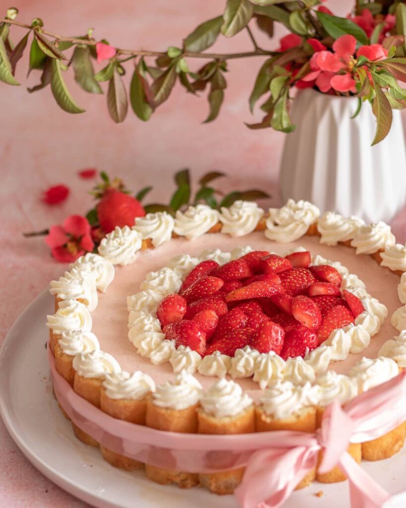 Charlotte aux fraises maison