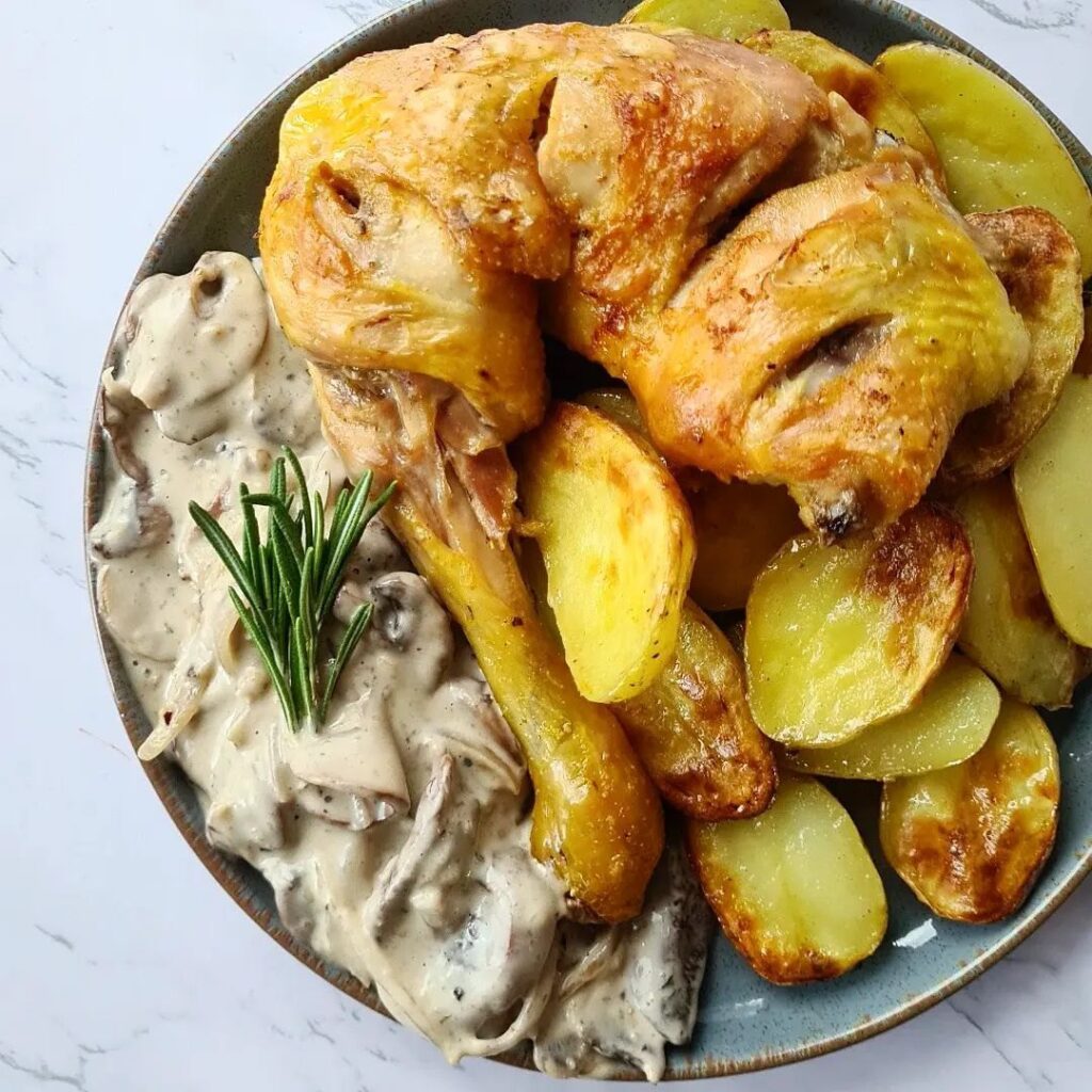 Poulet pomme de terre et sauce champignon hyper crémeuse