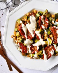 Salade complète pois chiche courgette tomates séchées
