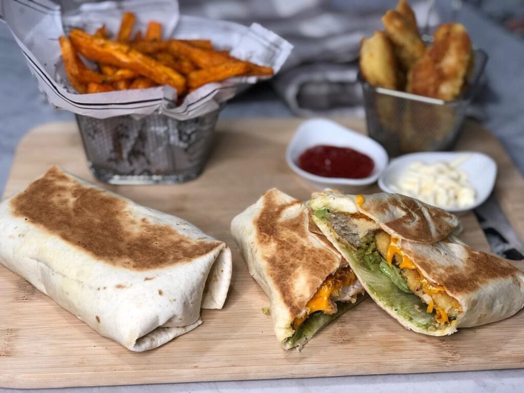 Wrap poulet pané avocat, mimolette & philadelphia