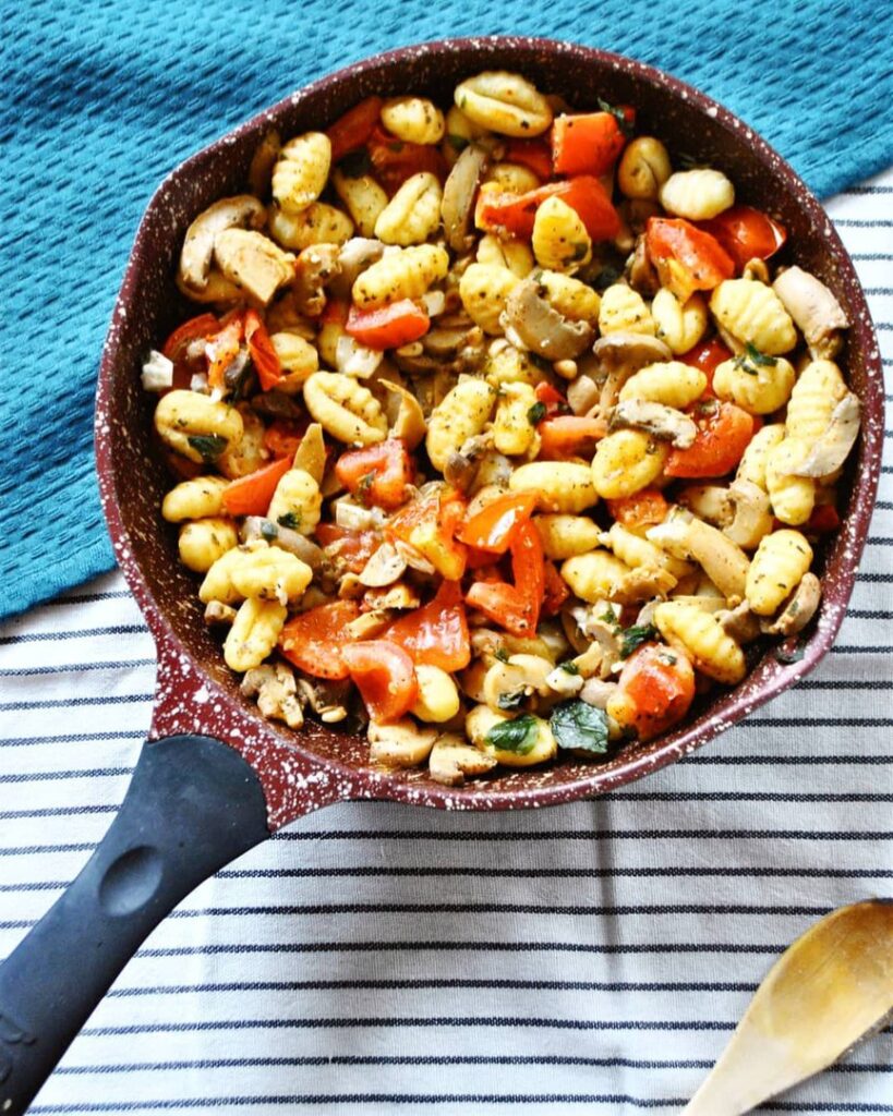 Gnocchis tomate feta champignons