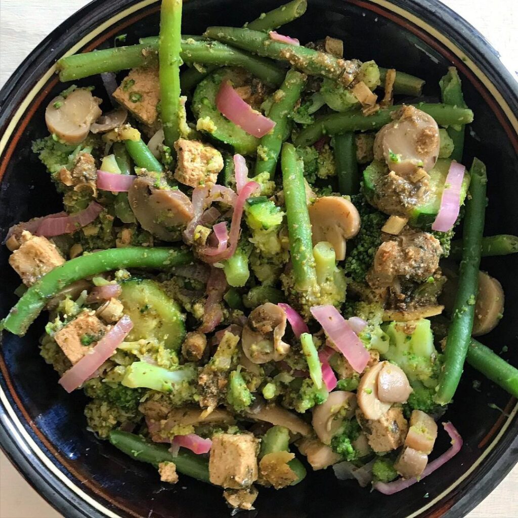 Tofu mariné et légumes verts