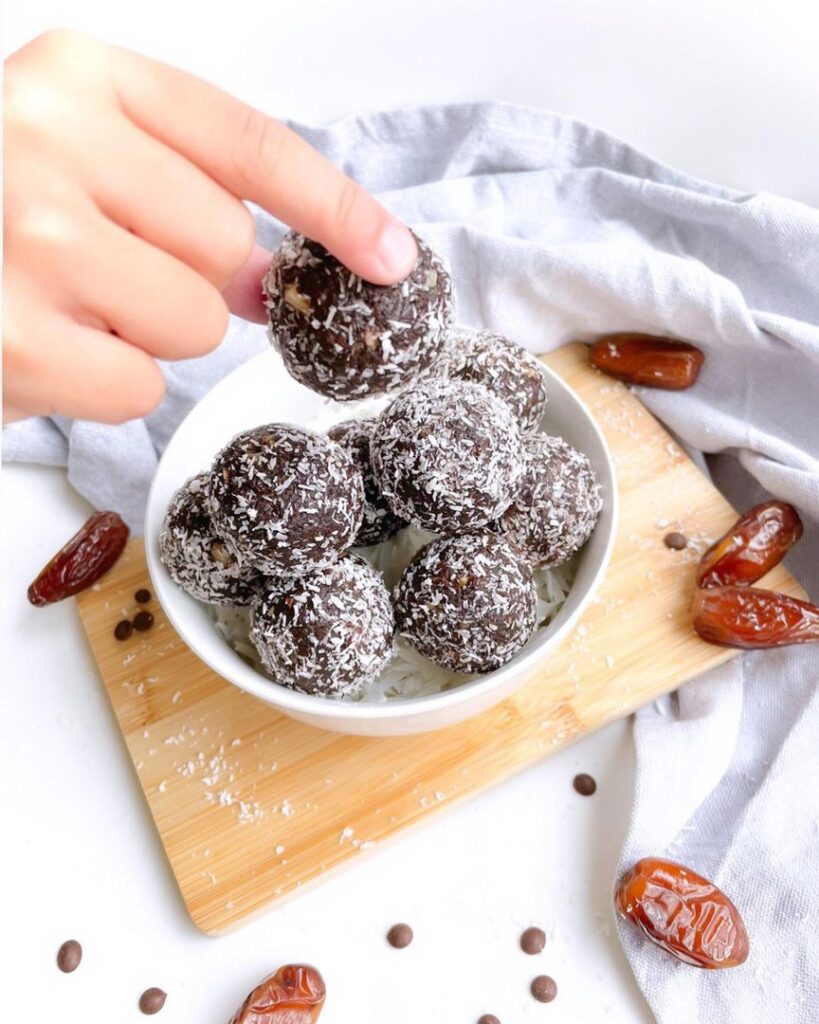 Energy balls beurre de cacahuètes dattes