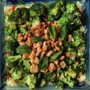 Poulet façon thaï et brocolis parfumés