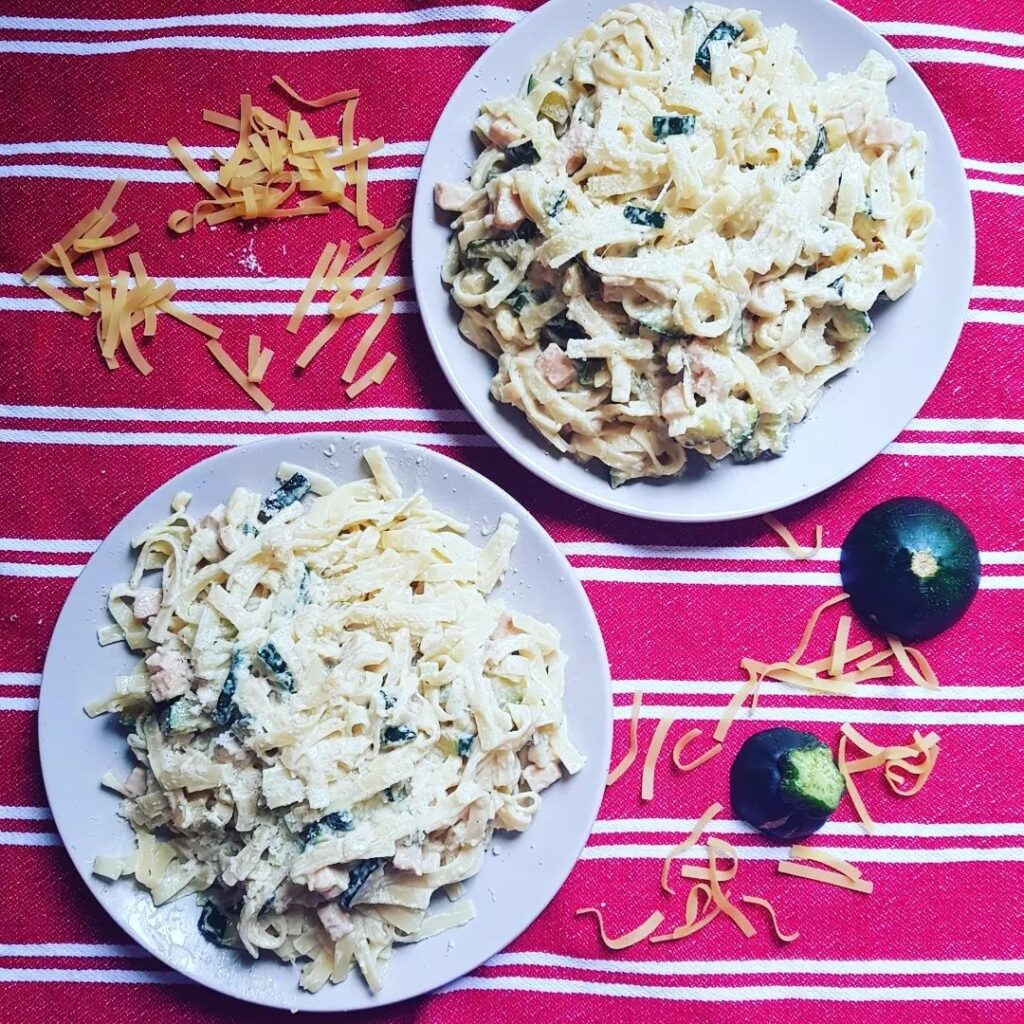 Pâtes carbonara revisitées (jambon et courgette)
