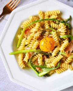 Pâtes carbonara asperges vertes
