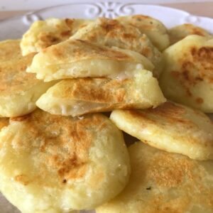 Galettes de pommes de terre fourrées à la mozzarella