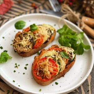 Tartines aux légumes du soleil et fromage