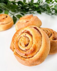 Roulés à la confiture de fraises
